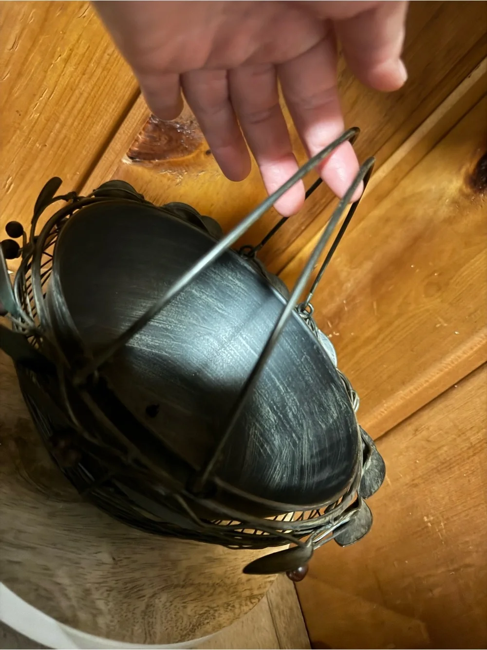 Decorative Handled Metal Basket/bowl with Leaf Accents - Dark Green/Black/red